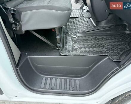Белый Опель Movano, объемом двигателя 2.3 л и пробегом 241 тыс. км за 18999 $, фото 32 на Automoto.ua