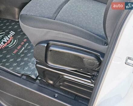 Белый Опель Movano, объемом двигателя 2.3 л и пробегом 183 тыс. км за 21499 $, фото 21 на Automoto.ua