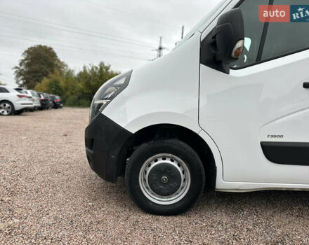 Белый Опель Movano, объемом двигателя 2.3 л и пробегом 185 тыс. км за 19500 $, фото 4 на Automoto.ua