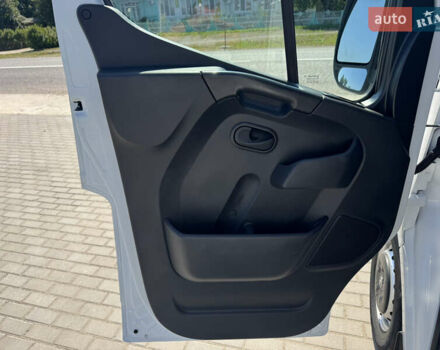 Білий Опель Movano, об'ємом двигуна 2.3 л та пробігом 85 тис. км за 20478 $, фото 27 на Automoto.ua