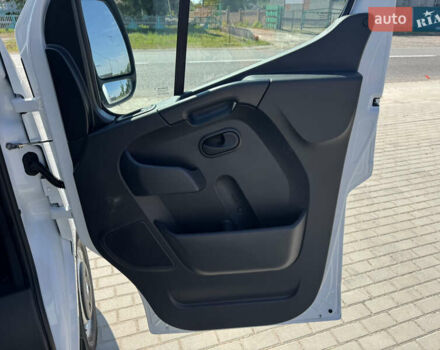 Білий Опель Movano, об'ємом двигуна 2.3 л та пробігом 85 тис. км за 20478 $, фото 16 на Automoto.ua