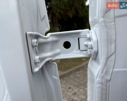 Белый Опель Movano, объемом двигателя 0 л и пробегом 106 тыс. км за 16700 $, фото 68 на Automoto.ua