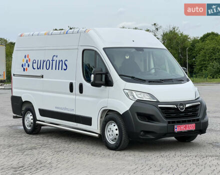 Белый Опель Movano, объемом двигателя 2.2 л и пробегом 261 тыс. км за 17900 $, фото 7 на Automoto.ua