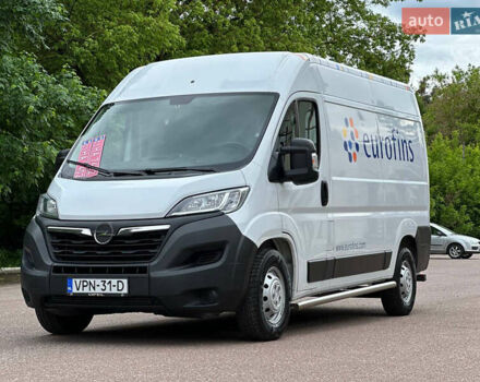 Белый Опель Movano, объемом двигателя 2.2 л и пробегом 263 тыс. км за 17600 $, фото 4 на Automoto.ua