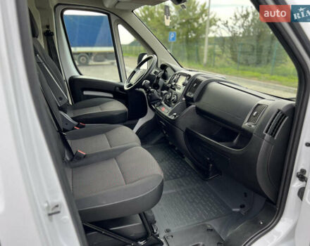 Белый Опель Movano, объемом двигателя 2.2 л и пробегом 261 тыс. км за 17900 $, фото 10 на Automoto.ua