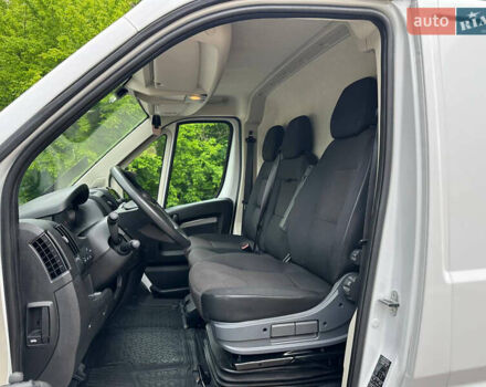 Белый Опель Movano, объемом двигателя 2.2 л и пробегом 263 тыс. км за 17600 $, фото 7 на Automoto.ua