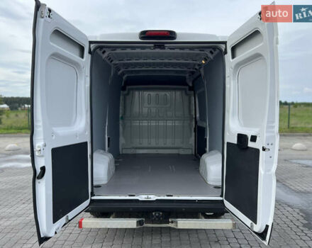Белый Опель Movano, объемом двигателя 2.2 л и пробегом 261 тыс. км за 17900 $, фото 13 на Automoto.ua
