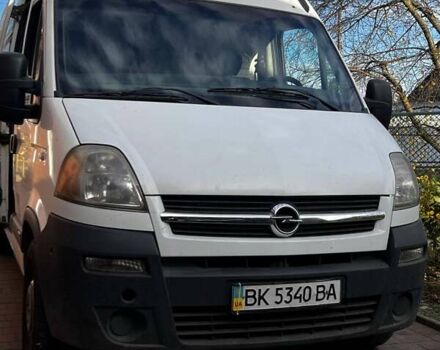Белый Опель Movano, объемом двигателя 2.5 л и пробегом 372 тыс. км за 6700 $, фото 1 на Automoto.ua