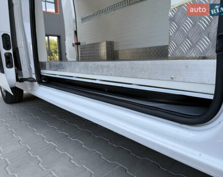 Білий Опель Movano, об'ємом двигуна 0 л та пробігом 230 тис. км за 21800 $, фото 38 на Automoto.ua