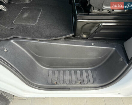 Білий Опель Movano, об'ємом двигуна 0 л та пробігом 230 тис. км за 21800 $, фото 43 на Automoto.ua