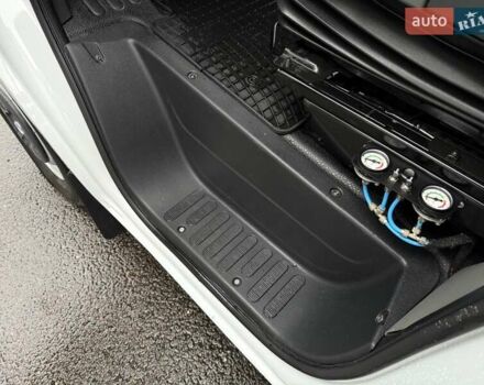 Белый Опель Movano, объемом двигателя 2.3 л и пробегом 303 тыс. км за 17900 $, фото 30 на Automoto.ua