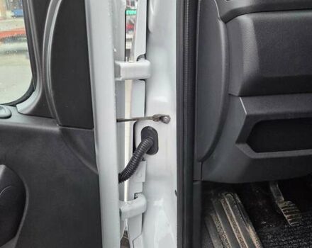 Білий Опель Movano, об'ємом двигуна 2.3 л та пробігом 204 тис. км за 23200 $, фото 37 на Automoto.ua