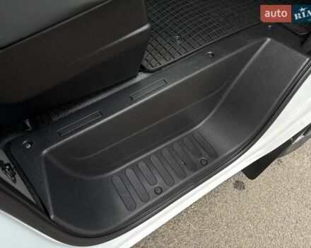 Белый Опель Movano, объемом двигателя 2.3 л и пробегом 314 тыс. км за 18500 $, фото 55 на Automoto.ua