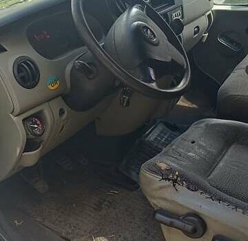 Белый Опель Movano, объемом двигателя 2.5 л и пробегом 341 тыс. км за 6500 $, фото 2 на Automoto.ua