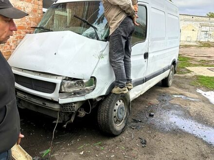Білий Опель Movano, об'ємом двигуна 2.5 л та пробігом 200 тис. км за 2000 $, фото 1 на Automoto.ua