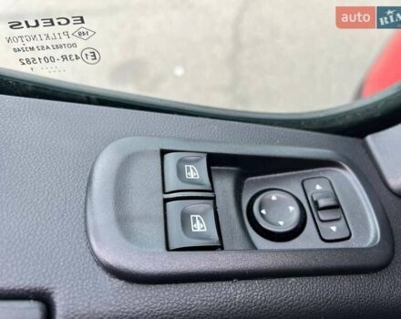 Красный Опель Movano, объемом двигателя 2.3 л и пробегом 339 тыс. км за 20500 $, фото 89 на Automoto.ua