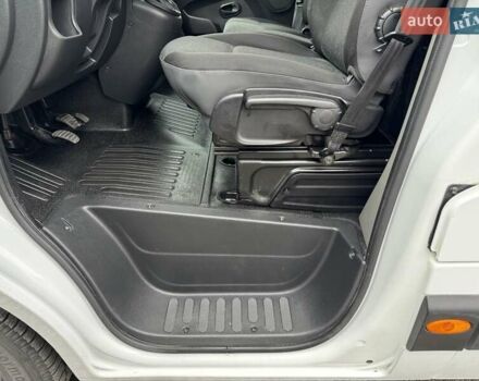 Опель Movano, об'ємом двигуна 2.3 л та пробігом 242 тис. км за 18700 $, фото 24 на Automoto.ua