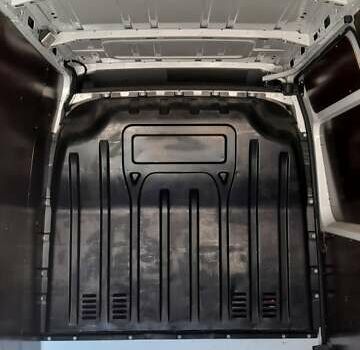 Опель Movano, об'ємом двигуна 0 л та пробігом 265 тис. км за 17800 $, фото 17 на Automoto.ua