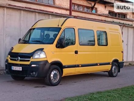 Желтый Опель Movano, объемом двигателя 2.95 л и пробегом 400 тыс. км за 6350 $, фото 1 на Automoto.ua