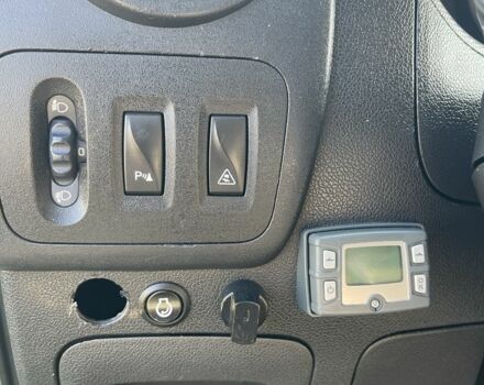 Серый Опель Movano, объемом двигателя 2.3 л и пробегом 323 тыс. км за 14300 $, фото 13 на Automoto.ua