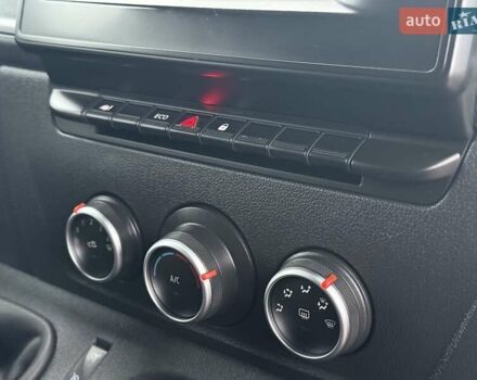 Серый Опель Movano, объемом двигателя 2.3 л и пробегом 218 тыс. км за 18750 $, фото 19 на Automoto.ua