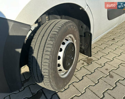 Серый Опель Movano, объемом двигателя 2.3 л и пробегом 240 тыс. км за 18700 $, фото 15 на Automoto.ua