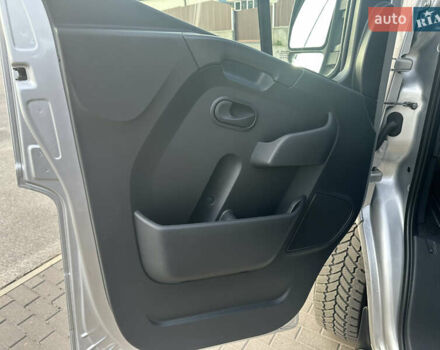 Серый Опель Movano, объемом двигателя 2.3 л и пробегом 290 тыс. км за 17900 $, фото 33 на Automoto.ua