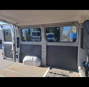 Серый Опель Movano, объемом двигателя 2.3 л и пробегом 275 тыс. км за 12000 $, фото 33 на Automoto.ua