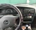 Белый Опель Омега, объемом двигателя 2 л и пробегом 300 тыс. км за 2000 $, фото 1 на Automoto.ua