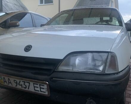 Білий Опель Омега, об'ємом двигуна 2.3 л та пробігом 3 тис. км за 2000 $, фото 3 на Automoto.ua