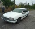 Белый Опель Омега, объемом двигателя 1.8 л и пробегом 2 тыс. км за 946 $, фото 1 на Automoto.ua