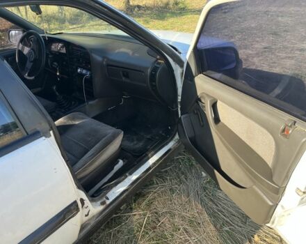 Белый Опель Омега, объемом двигателя 2 л и пробегом 250 тыс. км за 800 $, фото 7 на Automoto.ua