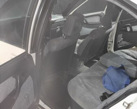 Білий Опель Омега, об'ємом двигуна 1.8 л та пробігом 100 тис. км за 650 $, фото 5 на Automoto.ua