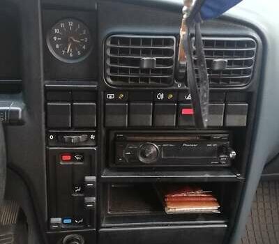 Білий Опель Омега, об'ємом двигуна 1.8 л та пробігом 390 тис. км за 1300 $, фото 16 на Automoto.ua