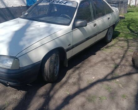 Білий Опель Омега, об'ємом двигуна 1.8 л та пробігом 1000 тис. км за 1000 $, фото 1 на Automoto.ua