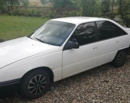 Білий Опель Омега, об'ємом двигуна 1.8 л та пробігом 390 тис. км за 1300 $, фото 2 на Automoto.ua