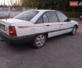 Білий Опель Омега, об'ємом двигуна 2 л та пробігом 381 тис. км за 650 $, фото 1 на Automoto.ua