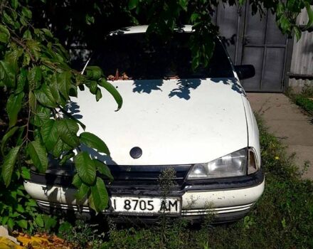 Білий Опель Омега, об'ємом двигуна 1.8 л та пробігом 0 тис. км за 1300 $, фото 1 на Automoto.ua