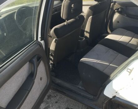 Білий Опель Омега, об'ємом двигуна 2 л та пробігом 222 тис. км за 950 $, фото 5 на Automoto.ua