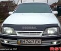 Белый Опель Омега, объемом двигателя 1.8 л и пробегом 390 тыс. км за 1500 $, фото 1 на Automoto.ua