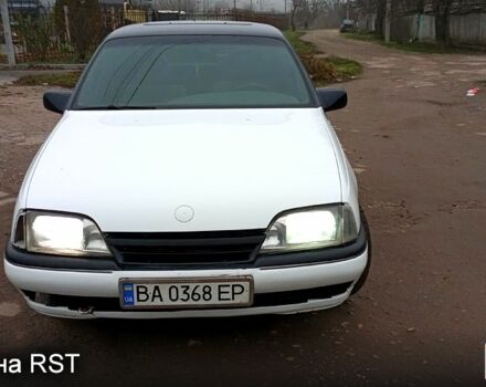 Білий Опель Омега, об'ємом двигуна 2 л та пробігом 300 тис. км за 1400 $, фото 4 на Automoto.ua