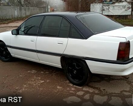 Білий Опель Омега, об'ємом двигуна 2 л та пробігом 300 тис. км за 1400 $, фото 1 на Automoto.ua