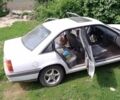 Опель Омега 1988 в Хмельницком на Automoto.ua Белый Опель Омега, объемом двигателя 2 л и пробегом 300 тыс. км за 1400 $, фото 4 на Automoto.ua