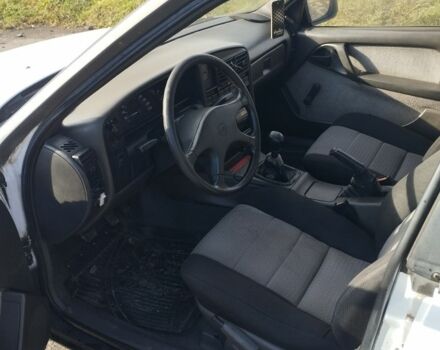 Білий Опель Омега, об'ємом двигуна 2 л та пробігом 222 тис. км за 950 $, фото 4 на Automoto.ua