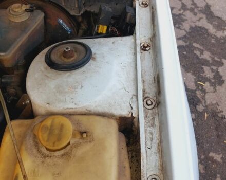 Белый Опель Омега, объемом двигателя 2 л и пробегом 220 тыс. км за 779 $, фото 12 на Automoto.ua