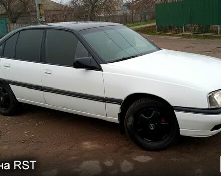Білий Опель Омега, об'ємом двигуна 2 л та пробігом 300 тис. км за 1400 $, фото 2 на Automoto.ua