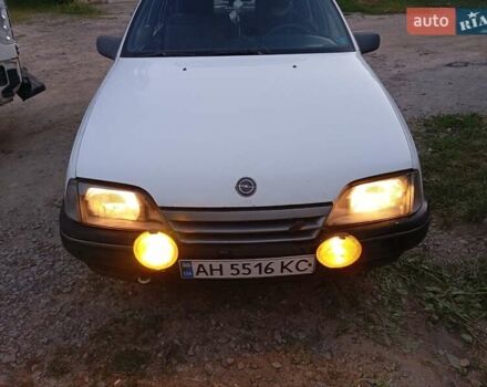 Білий Опель Омега, об'ємом двигуна 2 л та пробігом 381 тис. км за 650 $, фото 7 на Automoto.ua