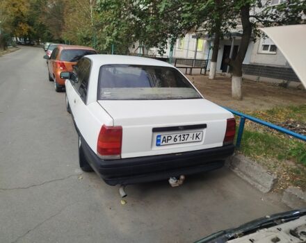 Білий Опель Омега, об'ємом двигуна 1.8 л та пробігом 300 тис. км за 550 $, фото 1 на Automoto.ua