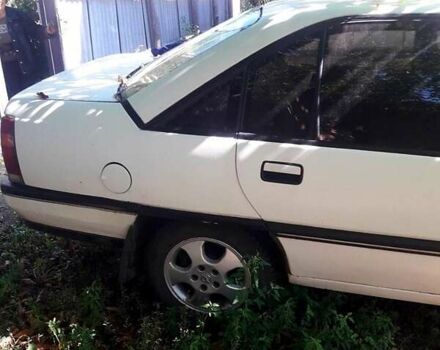 Белый Опель Омега, объемом двигателя 1.8 л и пробегом 400 тыс. км за 1300 $, фото 2 на Automoto.ua