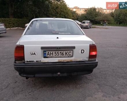 Білий Опель Омега, об'ємом двигуна 2 л та пробігом 381 тис. км за 650 $, фото 2 на Automoto.ua